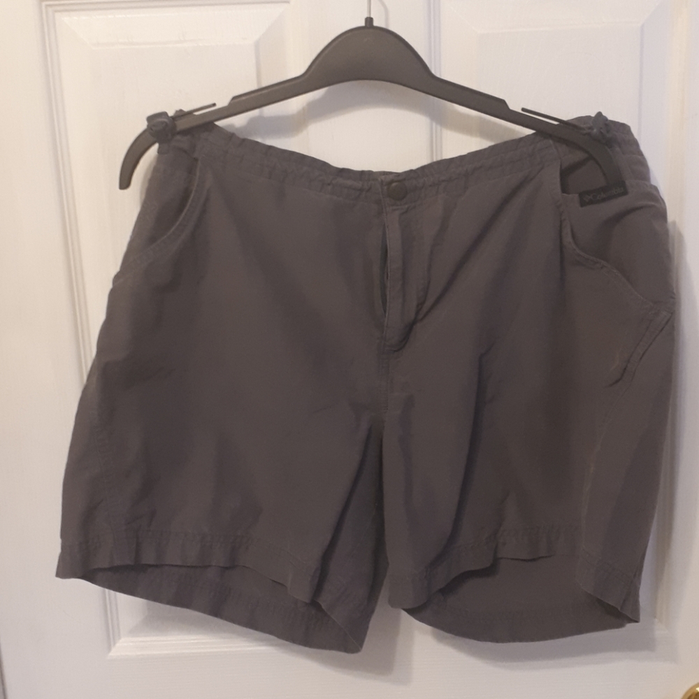 LADIES COLUMBIA SHORTS